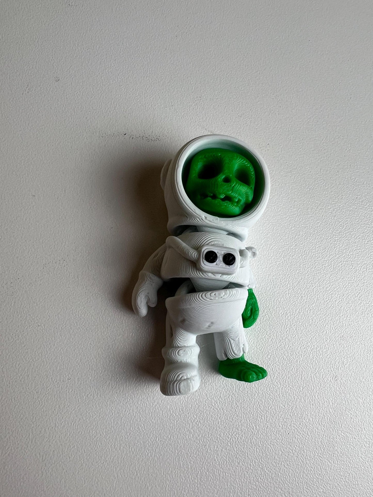 Fidget Toy White Spaceman, Cute Articulated Moving Zombie, Plastic Light Mini Flexi