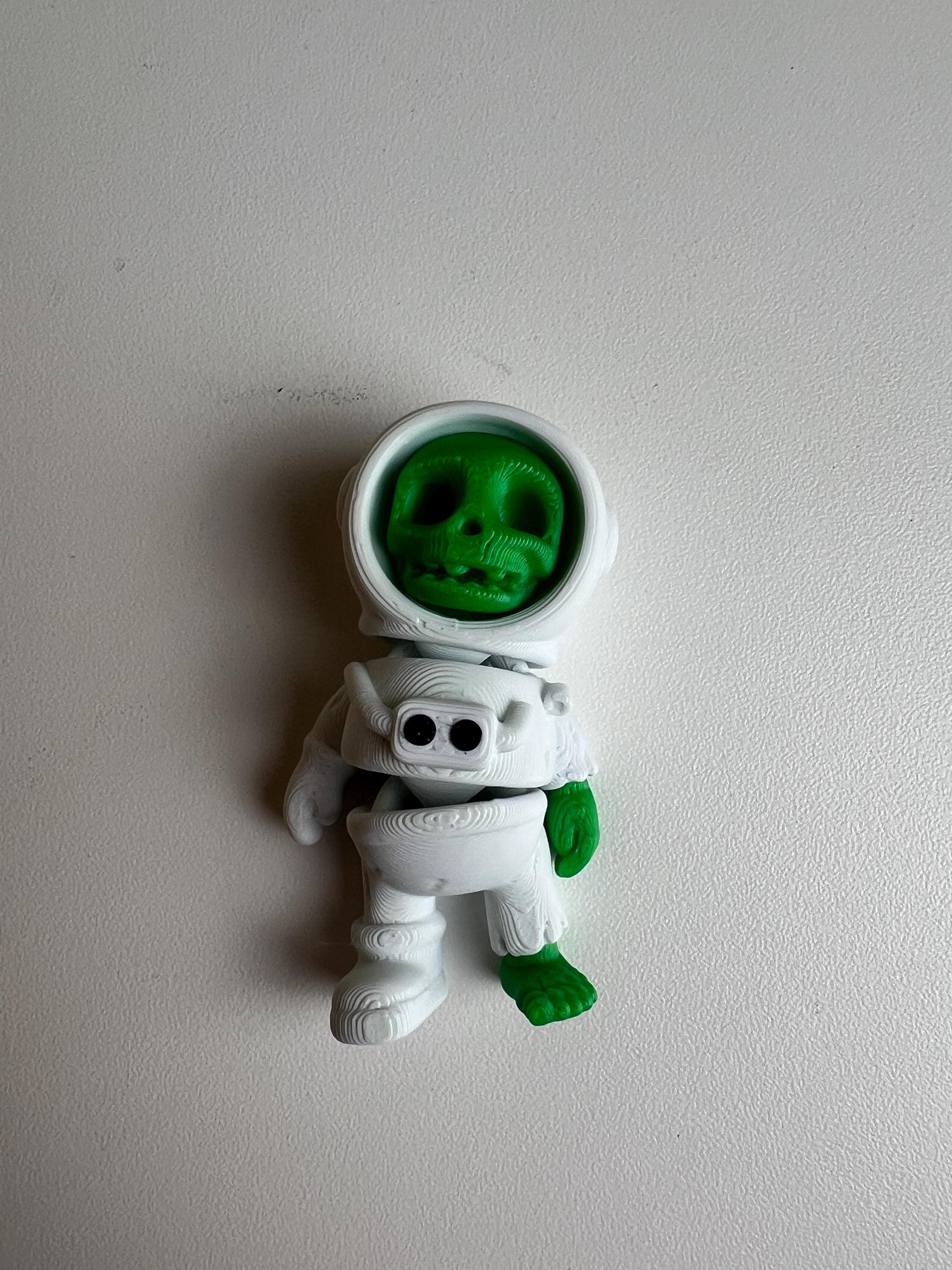 Fidget Toy White Spaceman, Cute Articulated Moving Zombie, Plastic Light Mini Flexi
